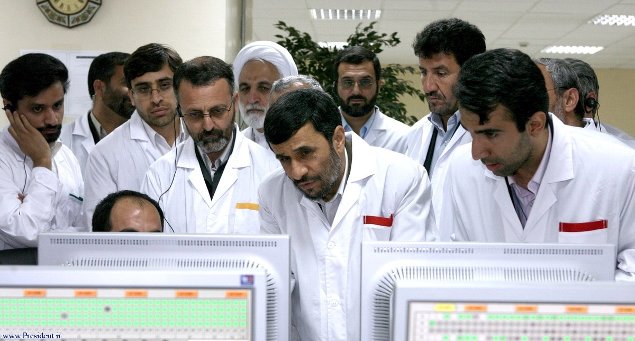 İran Uranyum Zenginleştirme Tesisinden - Bilimadamları ve Bilgisayarlar