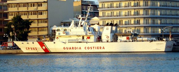 Bir İtalyan Sahil Güvenlik Gemisi